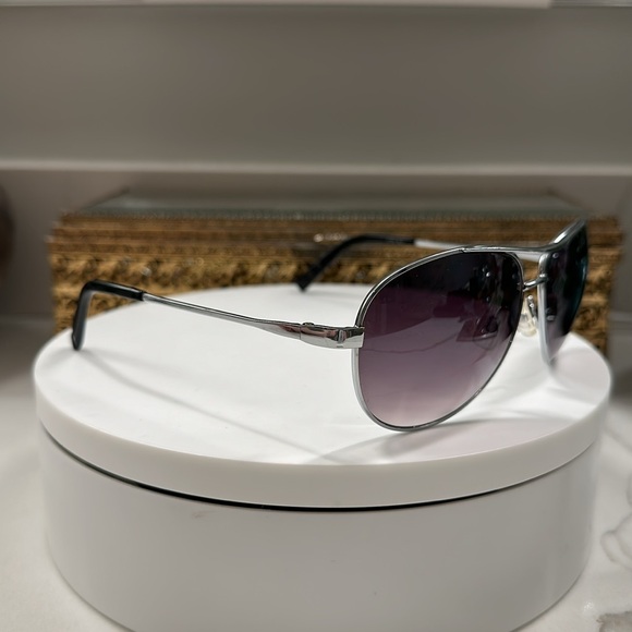 Jessica Simpson Mirrored Aviator Sunglasses - Light Purple Gradient Lenses VGUC - Picture 1 of 17